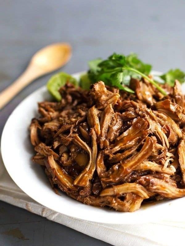 Honey Glazed Crockpot Chicken Adobo - simple pantry ingredients, hardly any hands-on time, 200 calories. | https://discovery-lab.online